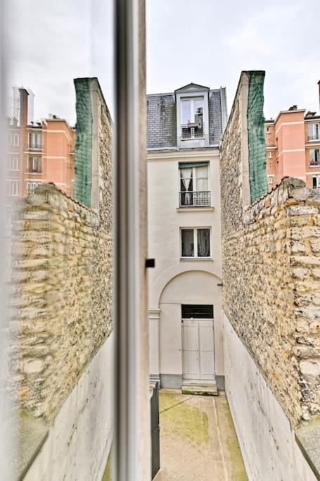 Au Centre De 14eme - Ii *